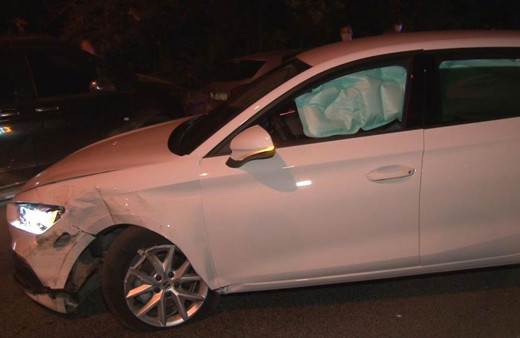 Kağıthane’de alkollü sürücü park halindeki 5 otomobile çarptı