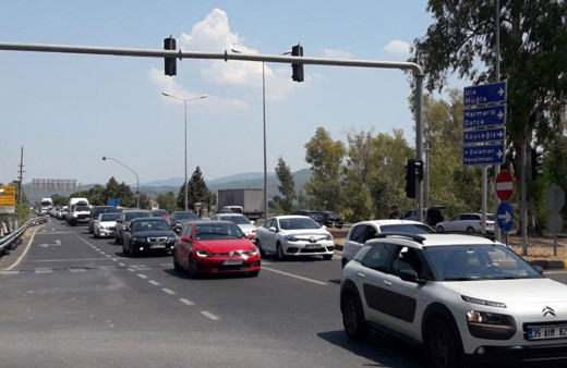 5 milyon tatilcinin dönüş çilesi başladı