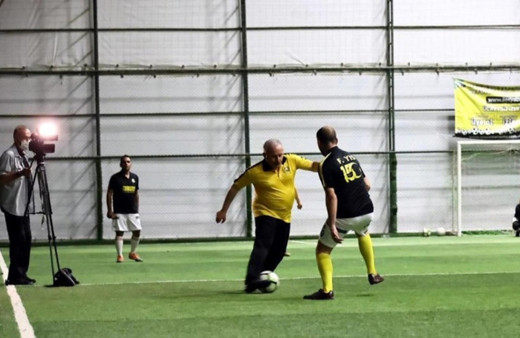 TBMM Başkanı Şentop, gazetecilerle halı saha maçı yaptı