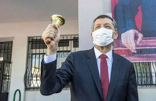 Milli Eğitim Bakanı Ziya Selçuk Eylül"de okulların açılması için şart koştu!
