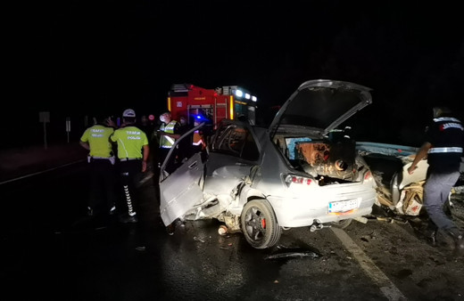 Bursa'da TIR dehşet saçtı! 3 tonluk makara aracın üzerine düştü