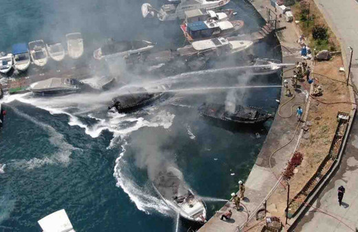 Kartal Dragos sahilinde tekne yangını! 8 tekne alevlere teslim oldu