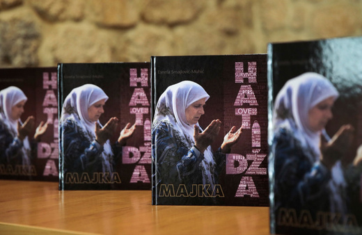 Srebrenitsa'daki soykırımın sembol isimlerinden Hatice Mehmedovic'in hayatı kitap oldu