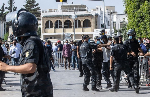 Tunus'ta 1 ay süreyle sokağa çıkma yasağı ilan edildi