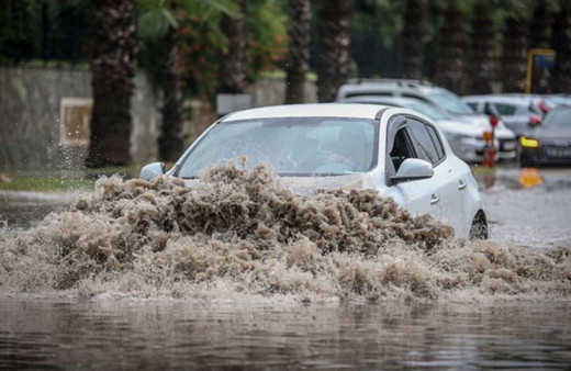 Valilik uyardı! Sel ve heyelana dikkat