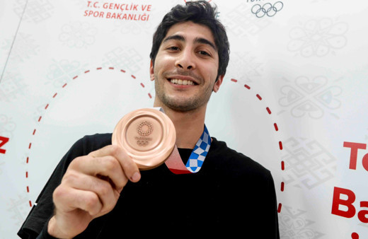 Hakan Reçber Tokyo Olimpiyatlarından madalyayla döndü! 'Çok sıkıntılı dönemler geçirdik'