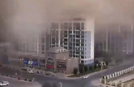 Kum fırtınası Çin'in turizm merkezini yuttu