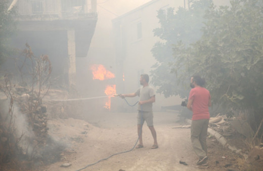 Antalya'nın Akseki ilçesinde orman yangını büyüyor! Bir kişi öldü evlerin yüzde 80'ni yandı
