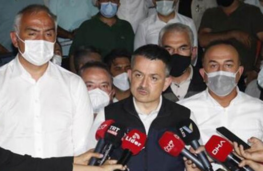 Orman Bakanı Bekir Pakdemirli acı haberi verdi! Manavgat'taki yangında 1 kişi öldü 10 kişi mahsur