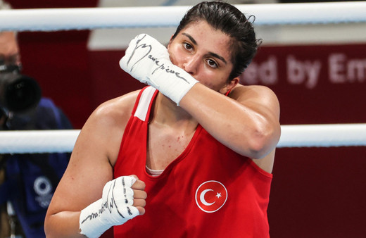 Busenaz Sürmeli tarih yazdı! Tokyo 2020'de olimpiyat madalyasını garantiledi