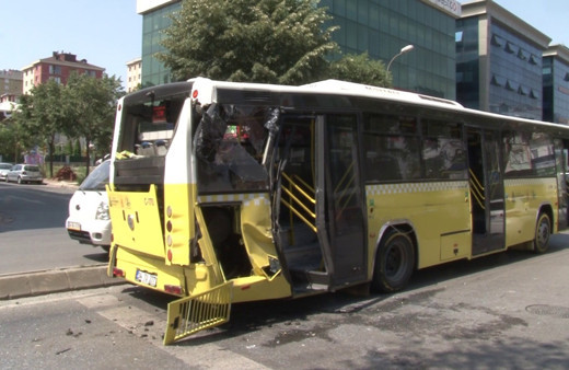 Ümraniye'de halk otobüsü ile kamyon çarpıştı: 1 yaralı