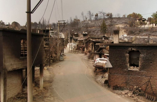 Antalya'dan yürek yakan görüntüler! İşte yangında yok olan Kalemler Mahallesi
