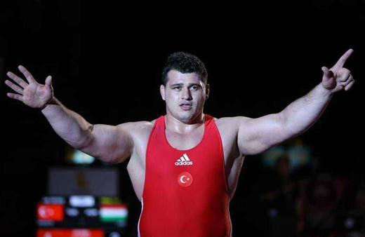 2020 Tokyo Olimpiyat Oyunları'nda milli güreşçi Rıza Kayaalp bronz madalya kazandı