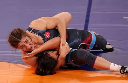 Yasemin Adar'dan bronz madalya! Tokyo 2020'de rakibini 1 dakika 24 saniyede tuş etti