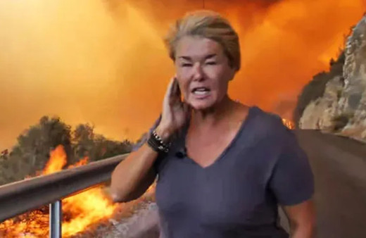 Dünya bu görüntüyü konuşuyor! Muğla Bodrum'da alevlerin arasında daldı