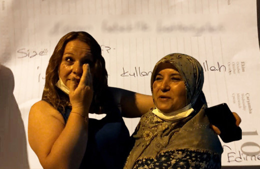 Doğmamış bebeği için aldığı kıyafetleri Manavgat yangınzedeleri için gönderdi