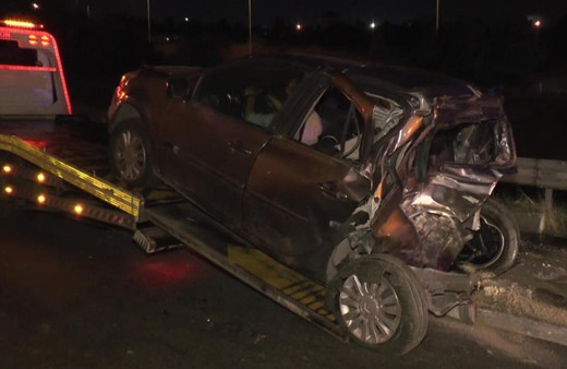 TEM'de minibüs ile otomobilin çarpıştığı kazada 3'ü ağır 7 yaralı