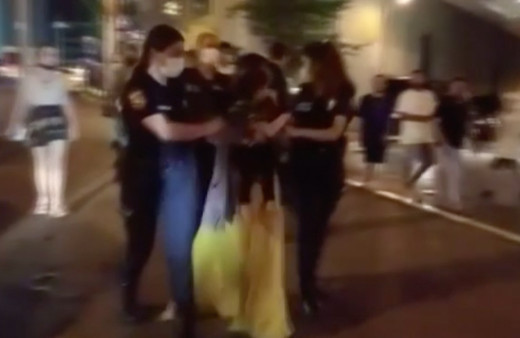 Taksim'de 26 çocuğu dilendiriyorlardı! Polis operasyonla yakaladı