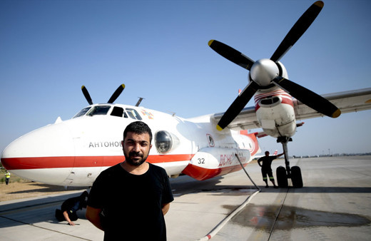 Oxford mezunu özel jet pilotu orman yangınına müdahale çalışmalarına gönüllü katıldı