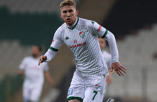 Fenerbahçe, Burak Kapacak'ı kadrosuna katıyor