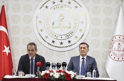 Milli Eğitim'de devir teslim Ziya Selçuk'tan veda! Yeni Milli Eğitim Bakanı Mahmut Özer'den ilk açıklama