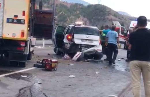 Sivas'ta trafik kazası: 1 ölü, 3 yaralı