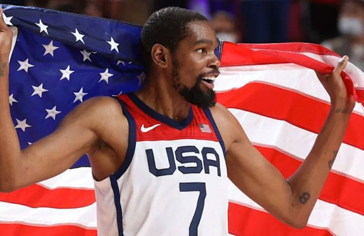 ABD Milli Takımı'nın yıldız basketbolcusu Kevin Durant, Tokyo 2020'de tarihe geçti