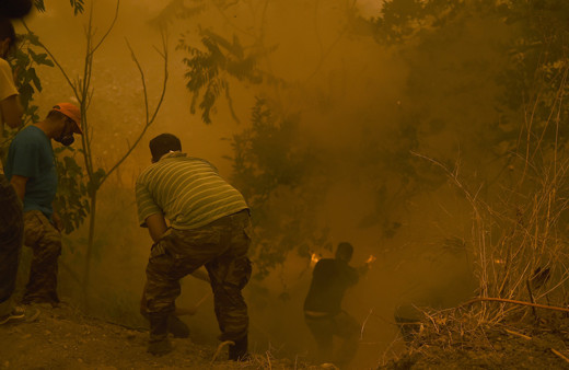 Yunanistan'daki yangınlara Türkiye'den uçak desteği