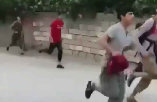 Ünlüler sosyal medyadan Afgan mültecilere isyan etti