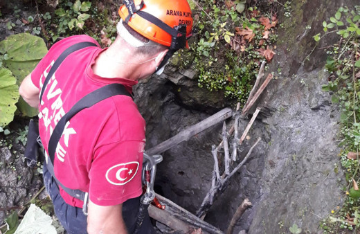 Zonguldak'ta bir kişi define ararken kazdığı çukurda ölü bulundu