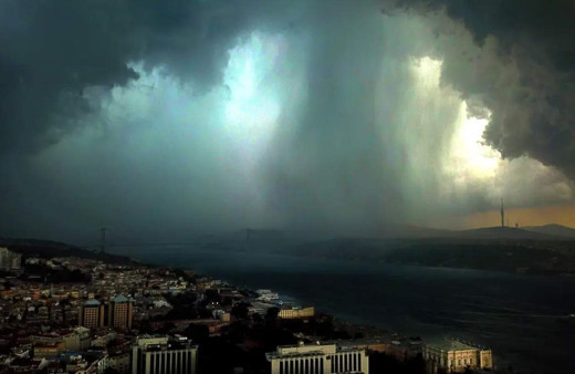 İstanbul'da beklenmedik gelişme! süper hücre radar görüntülerine yansıdı