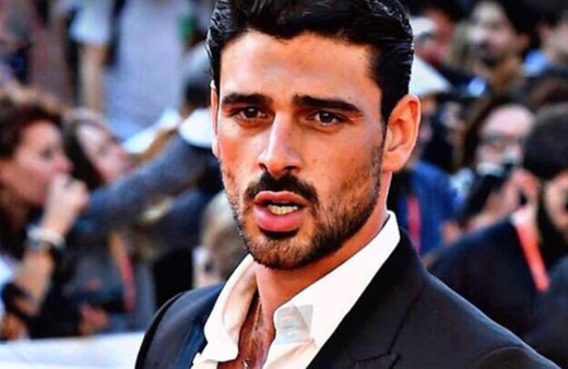 Netflix '365 Days'in yakışıklısı Michele Morrone İstanbul'da! Adını Boğaz'a yazdılar!