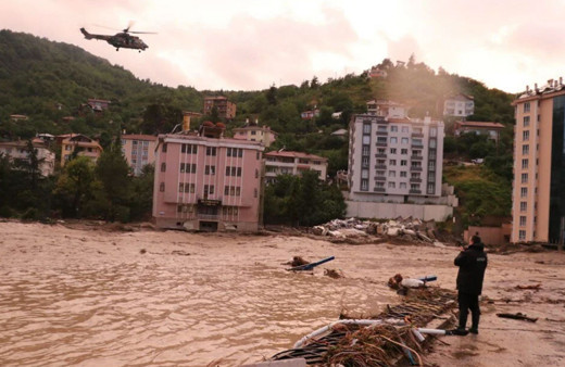 Kastamonu, Sinop ve Bartın'da sel felaketi! Can kaybı 27'ye yükseldi, 100'ün üzerinde kayıp var