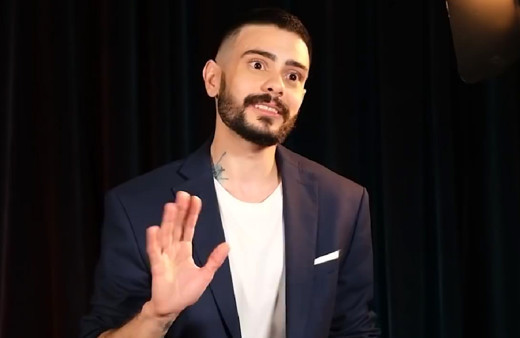 Rüzgar Erkoçlar Armağan Çağlayan'a cinsiyet değiştirdikten sonraki hayatını anlattı