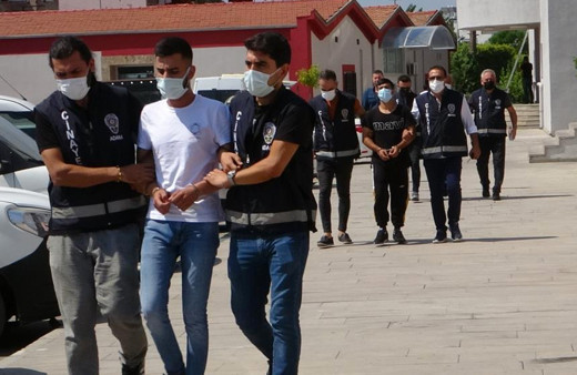 Adana'da 6 yıl önce öldürdüğü öne sürülen arkadaşıyla aynı ayda öldürüldü