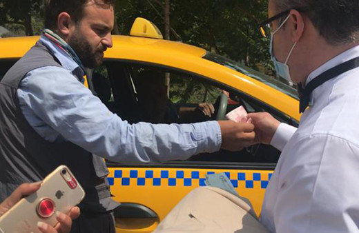 Taksim'den Maçka'ya 1 kilometrelik yola 200 lira istedi taksici bu kez gazeteciye tosladı