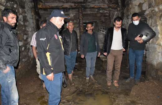 Kars'ın Sarıkamış ilçesini sel vurdu! 40 ev ile 6 araç hasar gördü