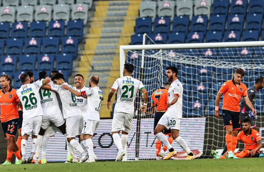 Alanyaspor konuk olduğu Başakşehir'i tek golle geçti