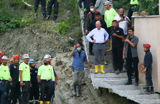 Karadeniz'deki sel felaketinde can kaybı 64'e yükseldi