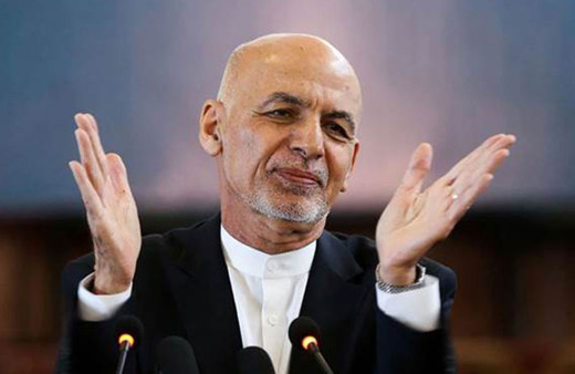 Afganistan Cumhurbaşkanı Gani 4 araba ve helikopter dolusu parayla Umman'a kaçtı