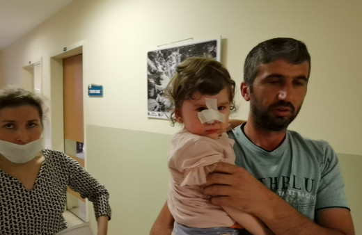 Bursa'da sokakta yürürken hayatının şokunu yaşadı! Kızını zor kurtardı