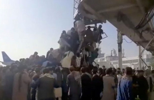 Kabil Havalimanı'nda izdiham çıktı 17 kişi yaralandı