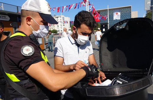 Ceza kesilen taksi sürücüsünden ilginç tepki: Allah bin kere razı olsun