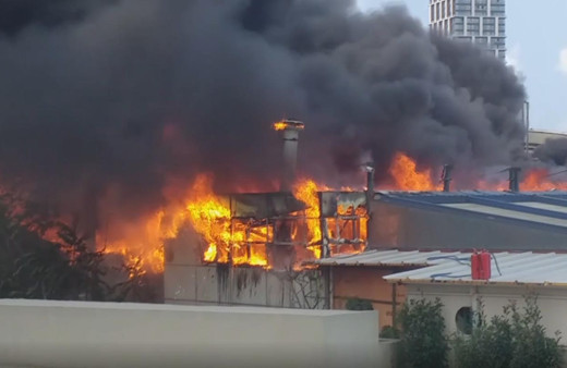 Kartal'da yangın! Balıkçı restoranı alevlere teslim oldu 2 işyeri zarar gördü