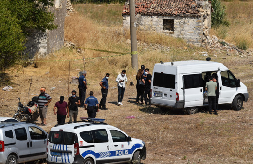 İzmir'de boş arazide ceset bulundu! Şüphe ekiplere harekete geçirdi