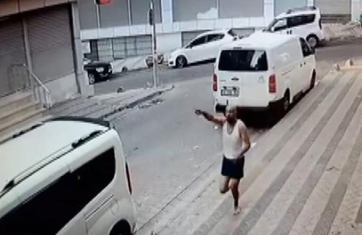 Sultangazi'de yaşandı! Evine giren hırsızların aracına binip kendisini eve bıraktırdı