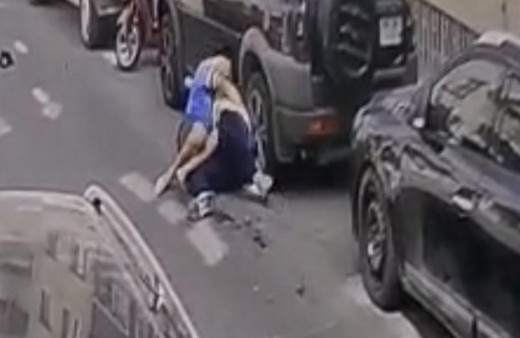 Fatih'te sokakta bıçaklı kavga! Ortalık kan gölüne döndü: 1 ölü