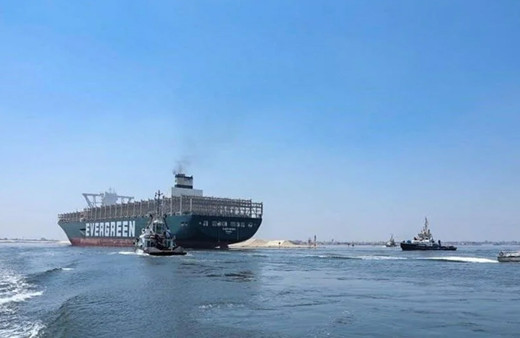 Ever Given aylar sonra yeniden Süveyş Kanalı'nda! Bu kez sorun yaşanmadı