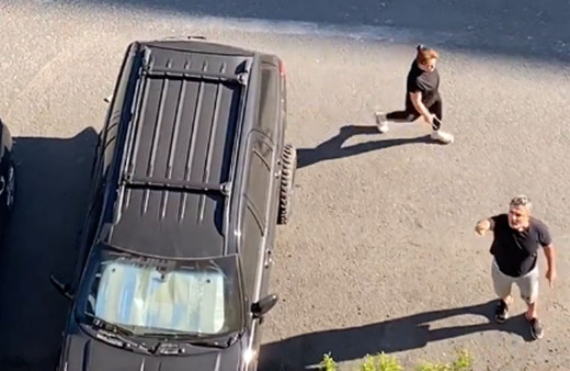 Sosyal medya bu videoyu konuşuyor! Daire 16'daki hayvanseverin isyanı kamerada