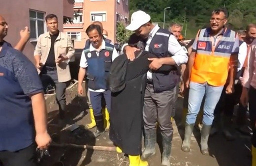 Bakan Murat Kurum'un önüne çıkan vatandaş: Allah sizden razı olsun